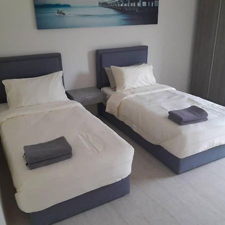 By The Sea Suites - Managed By Sdb Host Batu Ferringhi Eksteriør bilde