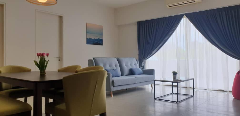 By The Sea Suites - Managed By Sdb Host Batu Ferringhi Eksteriør bilde