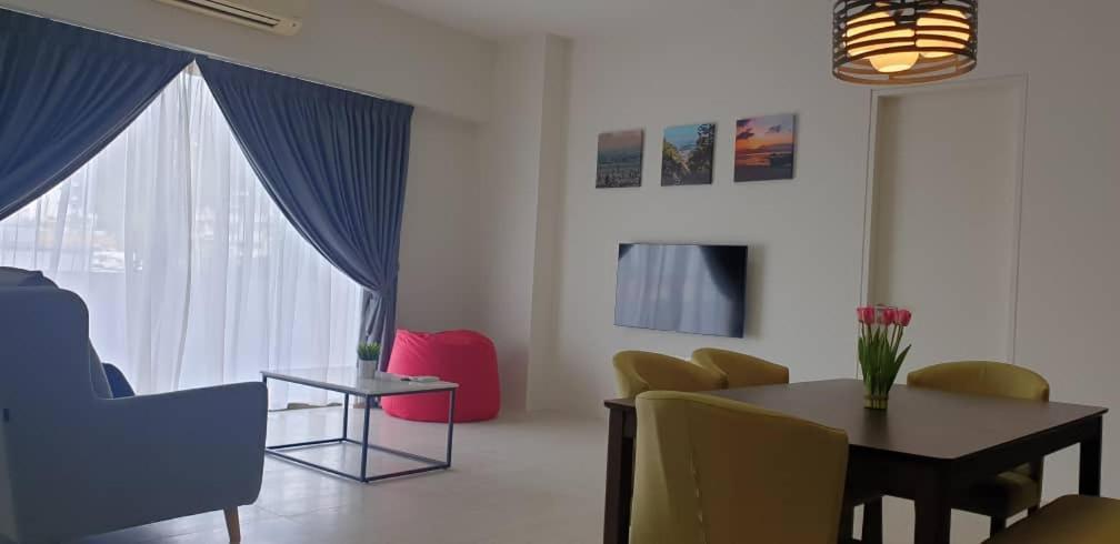 By The Sea Suites - Managed By Sdb Host Batu Ferringhi Eksteriør bilde