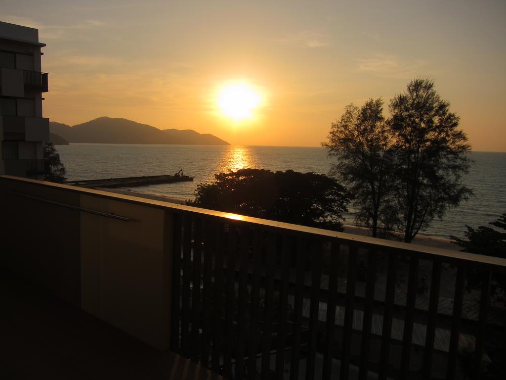 By The Sea Suites - Managed By Sdb Host Batu Ferringhi Eksteriør bilde