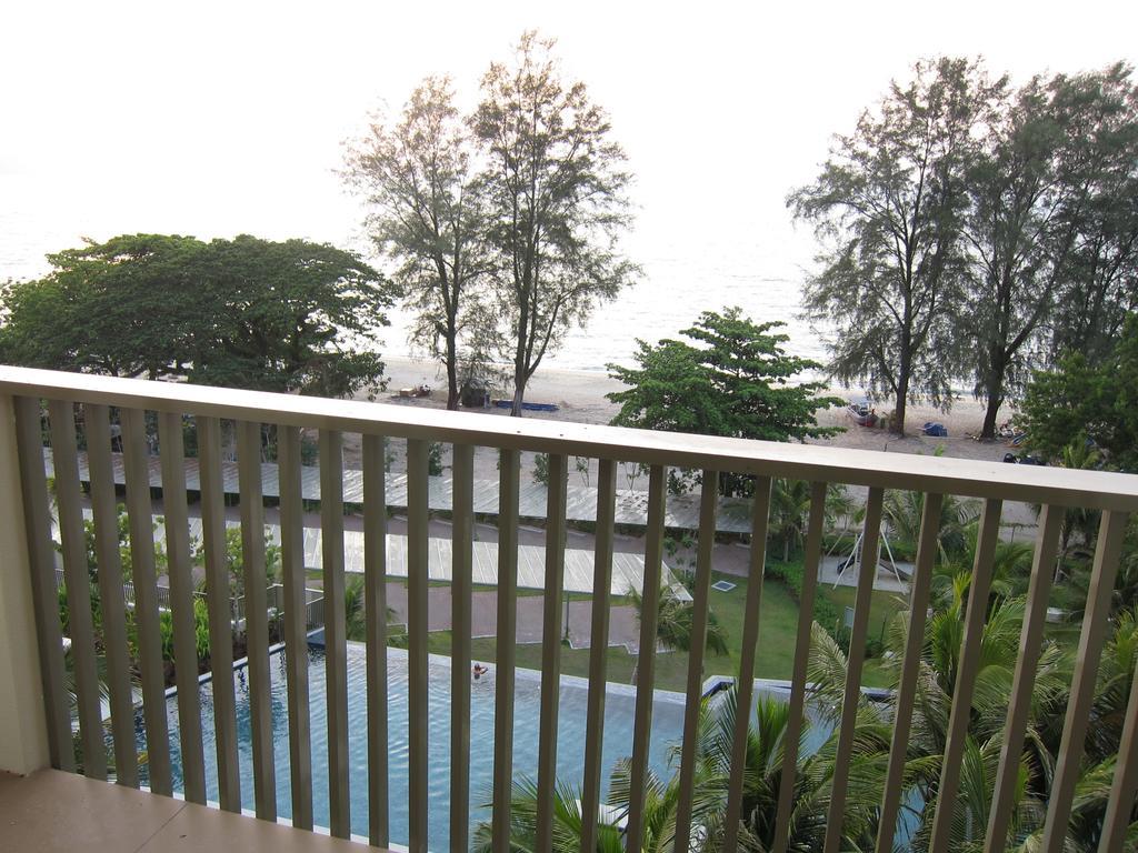 By The Sea Suites - Managed By Sdb Host Batu Ferringhi Eksteriør bilde